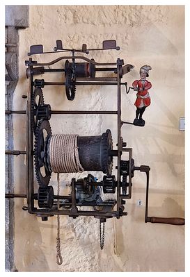 Das Uhrwerk mit Handbetrieb...