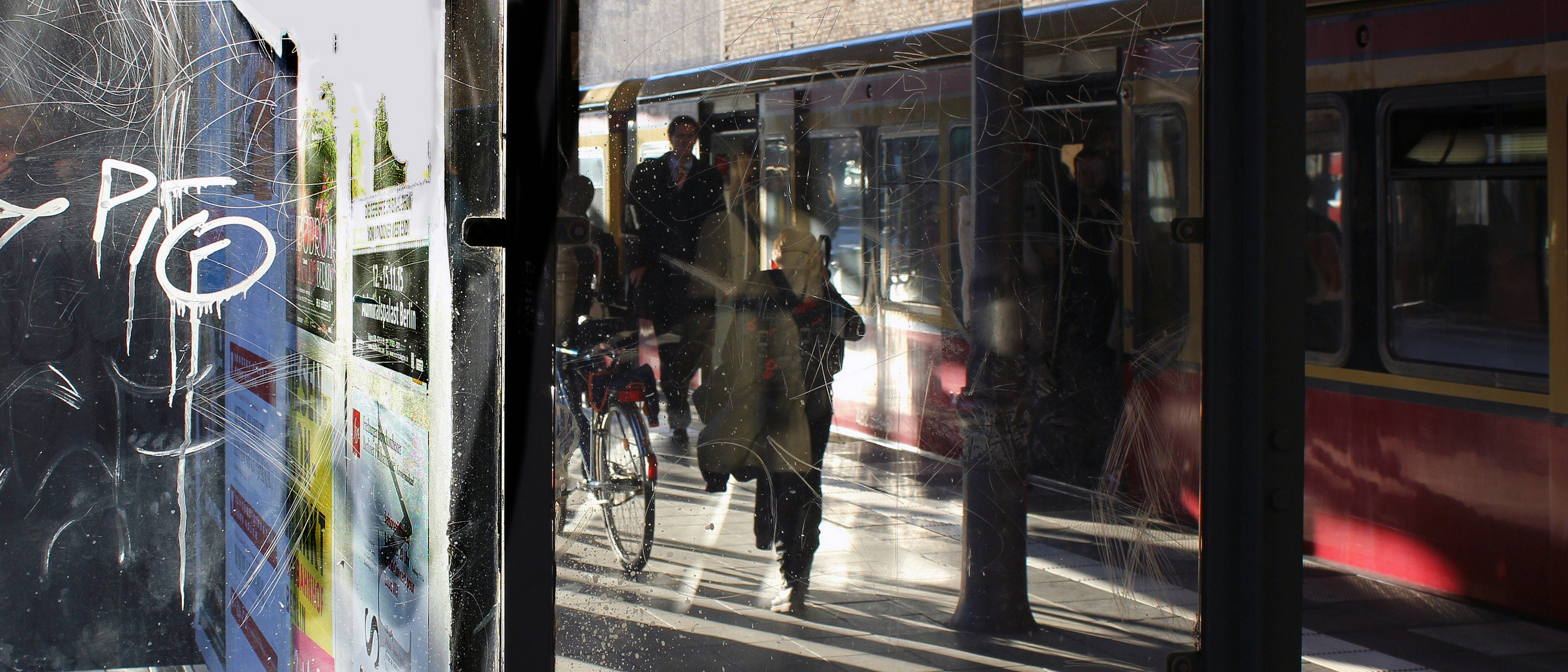 Das Umsteigen, Abfahren und Ankommen am  Savignyplatz