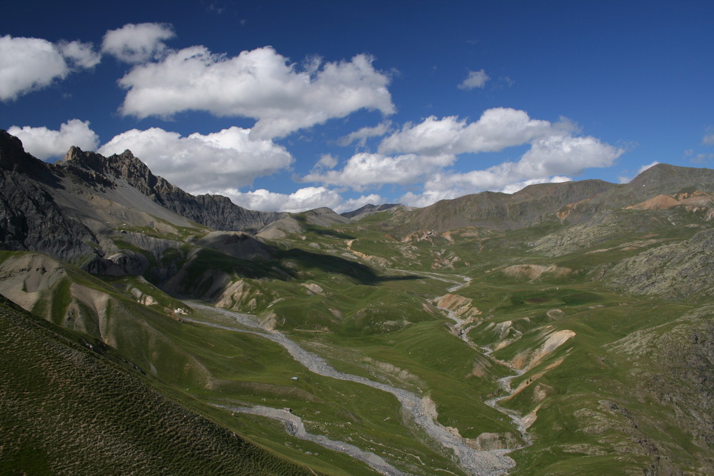 das unbeachtete Tal am Col de la Bonette