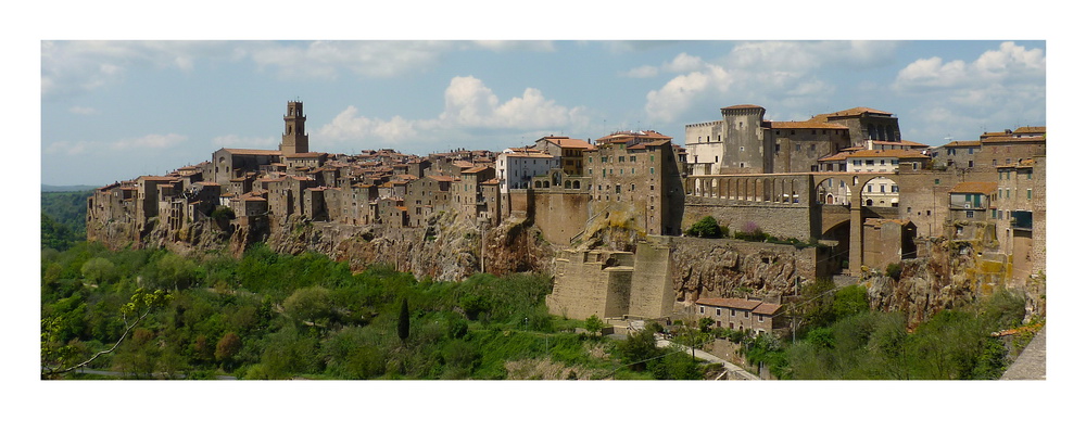 Das uneinnehmbare Pitigliano in Umbrien ...