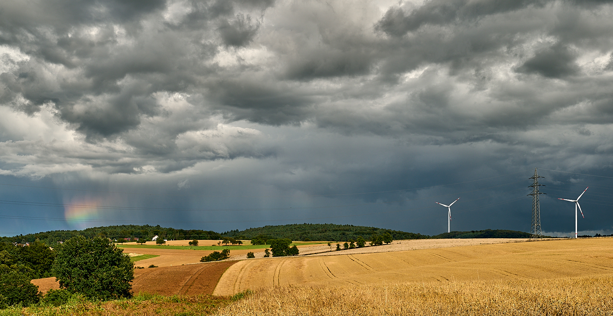 Das Unwetter am 08.08.2021 zog weiter, die Sonne kam heraus, so eine Licht-Wetterstimmung habe..