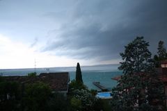Das Unwetter über dem Lago di Garda wütet los ...
