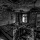 Das Urbex Schlafzimmer in S/W