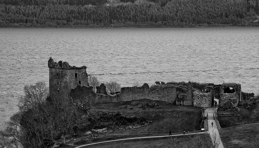 Das Urquhart Castle...III...