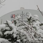 Das Velodrome hinter Schnee