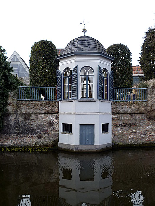 Das Venedig des Nordens - Häuser am Kanal in Brügge/ Brugge/ Bruges