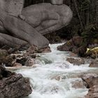 Das verborgene Grab im Fluss