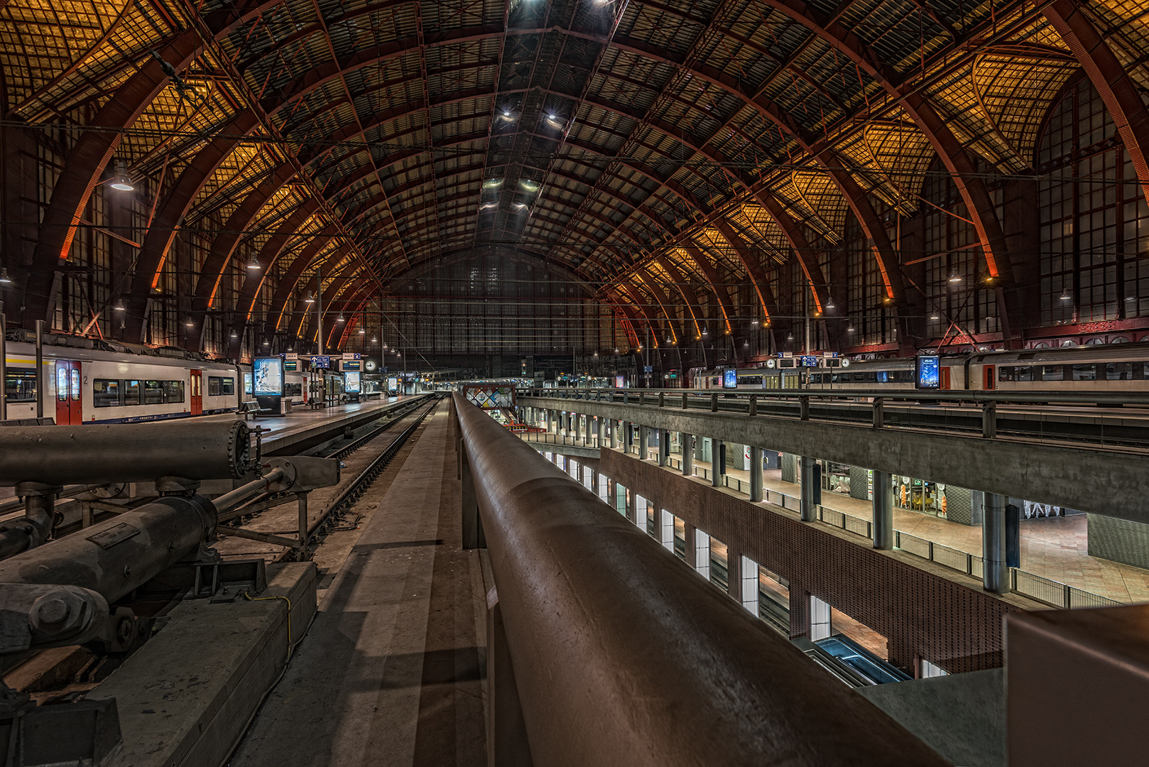 das vierte Stockwerk... im Bahnhof Antwerpen