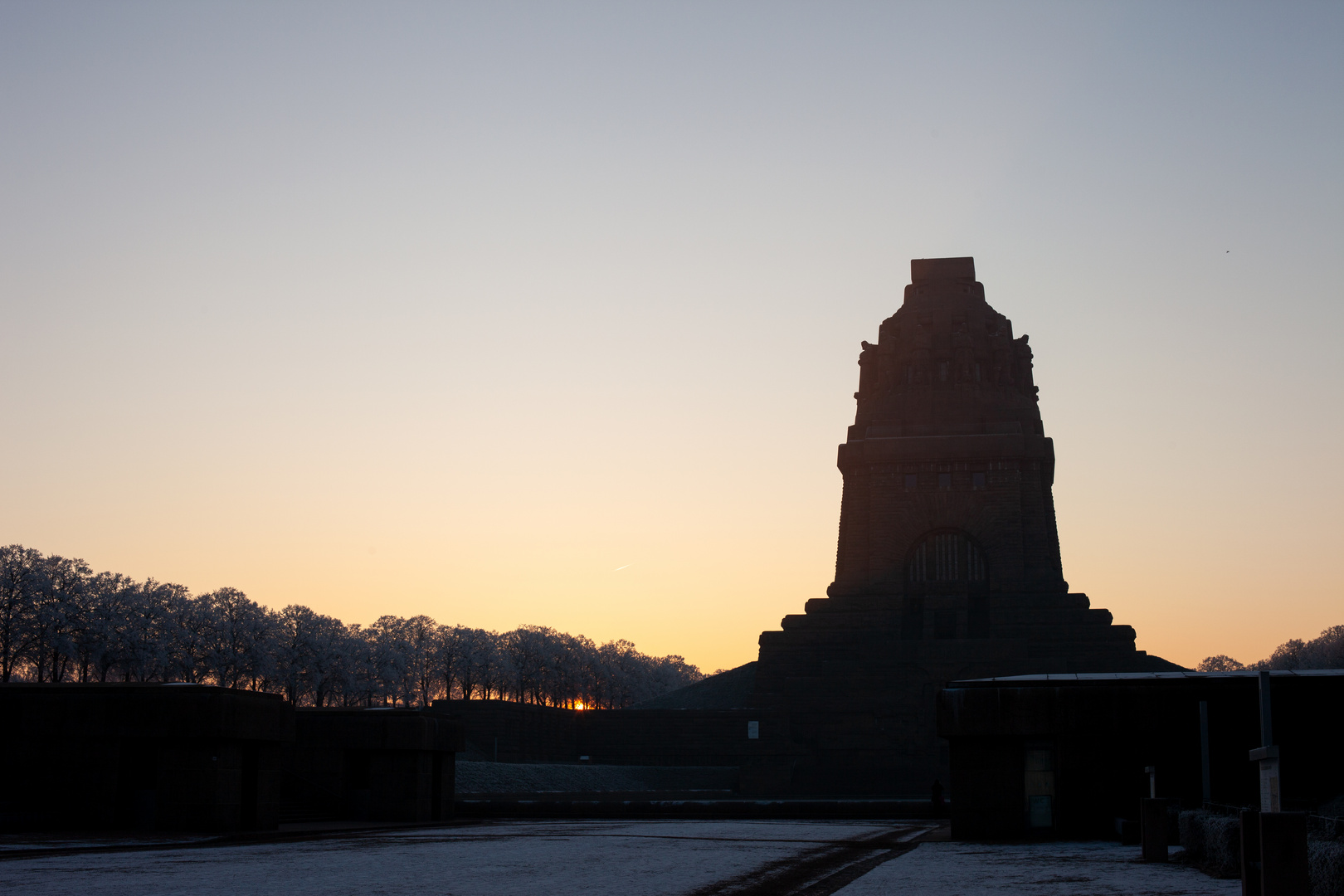 Das Völkerschlachtdenkmal an einem eisigen Morgen