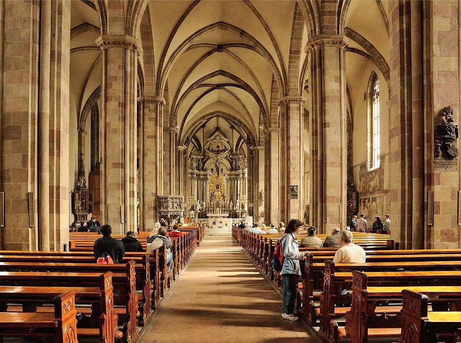 Das Wahrzeichen von Bozen ist der Dom Maria Himmelfahrt. Freihandaufnahme.