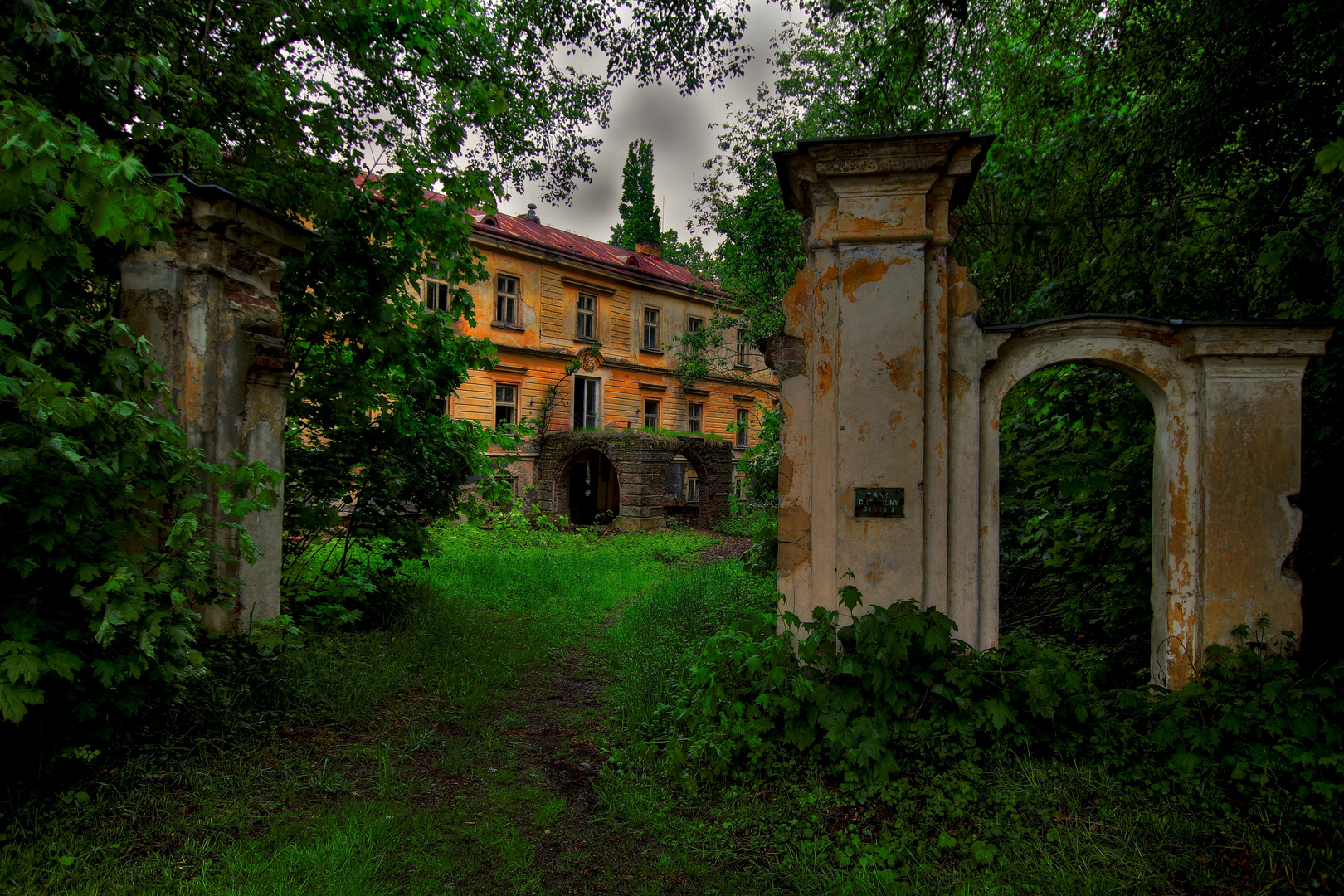 Das Waisenhaus.. Foto & Bild architektur, lost places, motive Bilder auf