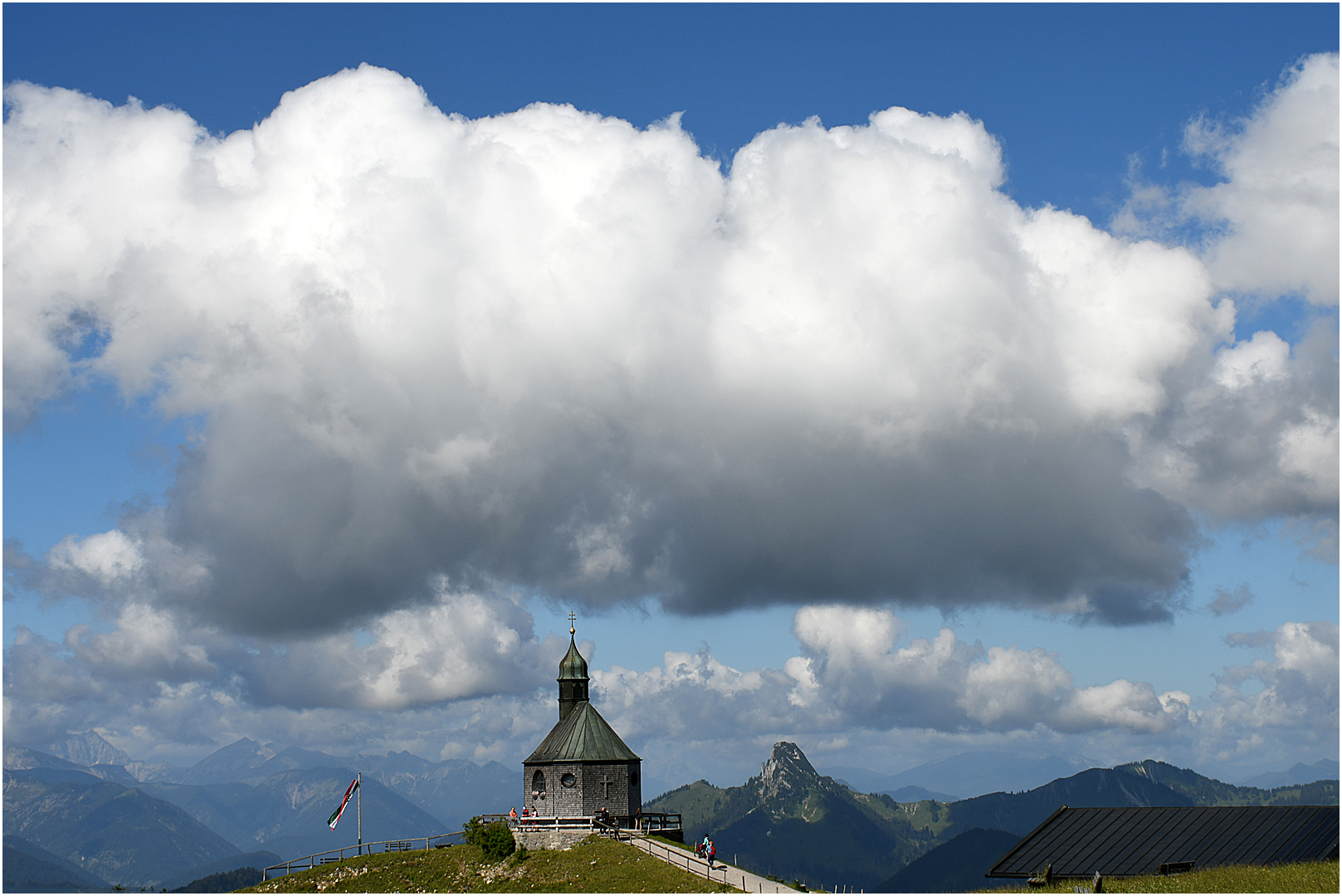 Das Wallbergkirchlein über dem Tegernsee