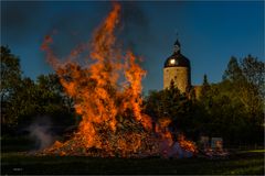 - das Walpurgisfeuer -