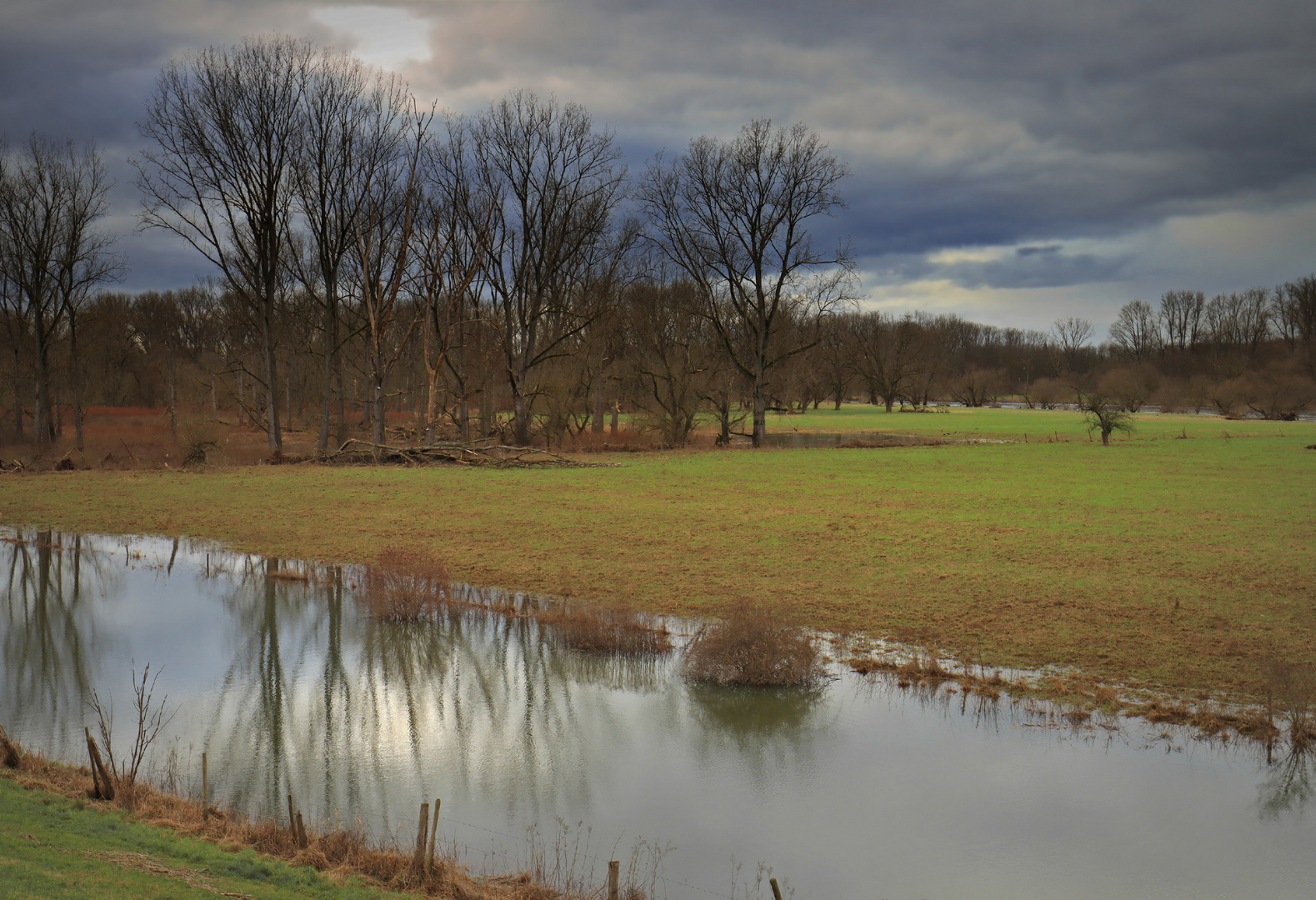 Das Wasser kommt... (2)