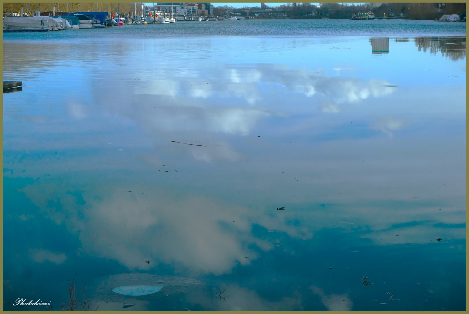 Das Wasser vom Bootshafen