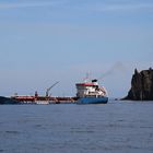 Das Wasserschiff bringt Wasser für Stromboli