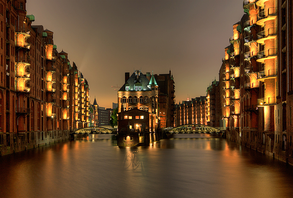 Das Wasserschloß by night