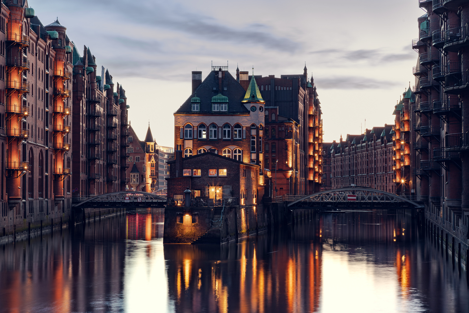 Das Wasserschloss in der Speicherstadt in Hamburg