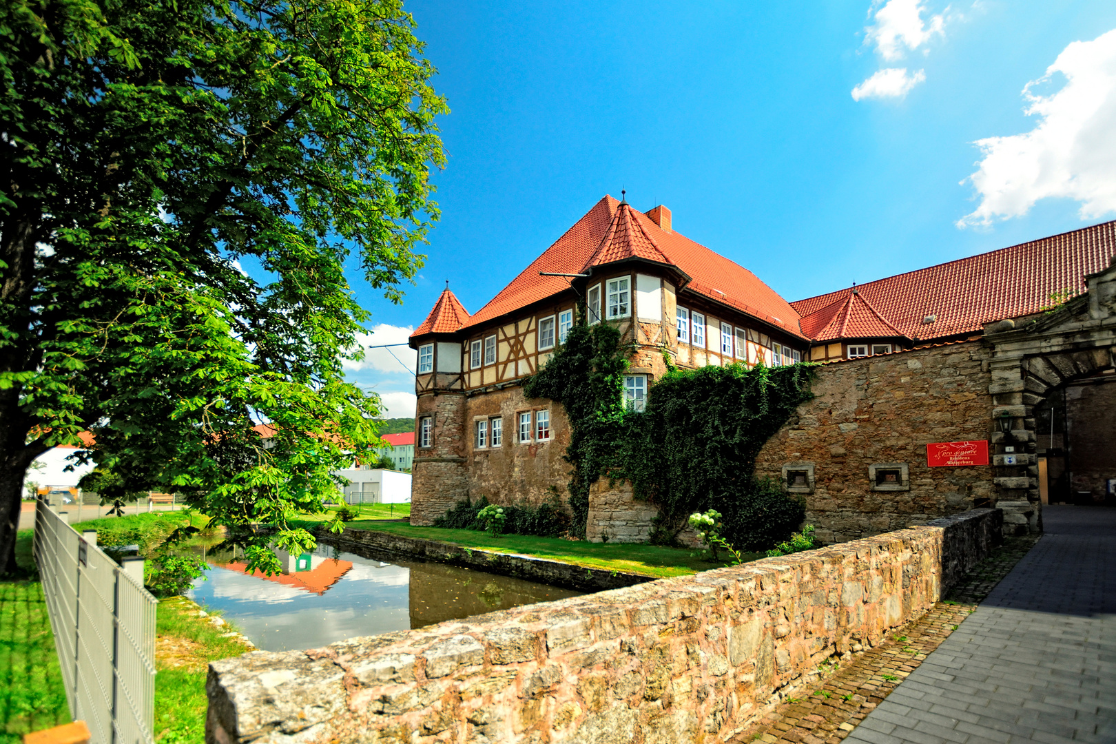 Das Wasserschloss in Deuna 