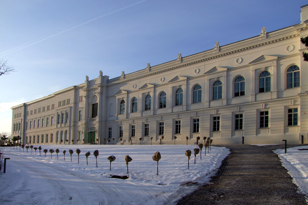 Das "Weiße Haus"  in Halle/S  - Die Leopoldina 2012