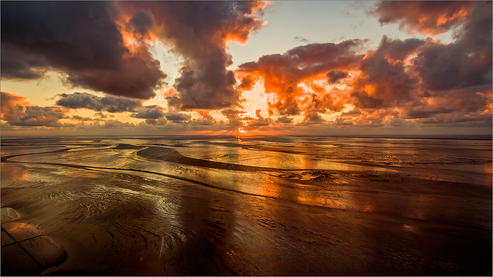 Das Weltnaturerbe Wattenmeer I   "Fliegendes Stativ"