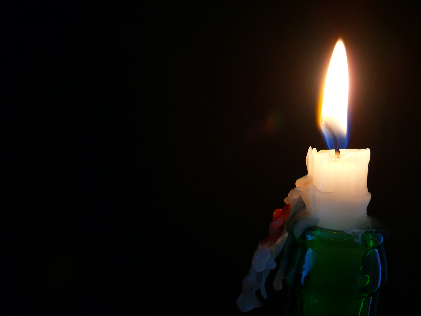 Das Wesentliche einer Kerze ist nicht das Wachs,...