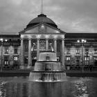 Das Wiesbadener Kurhaus am Abend