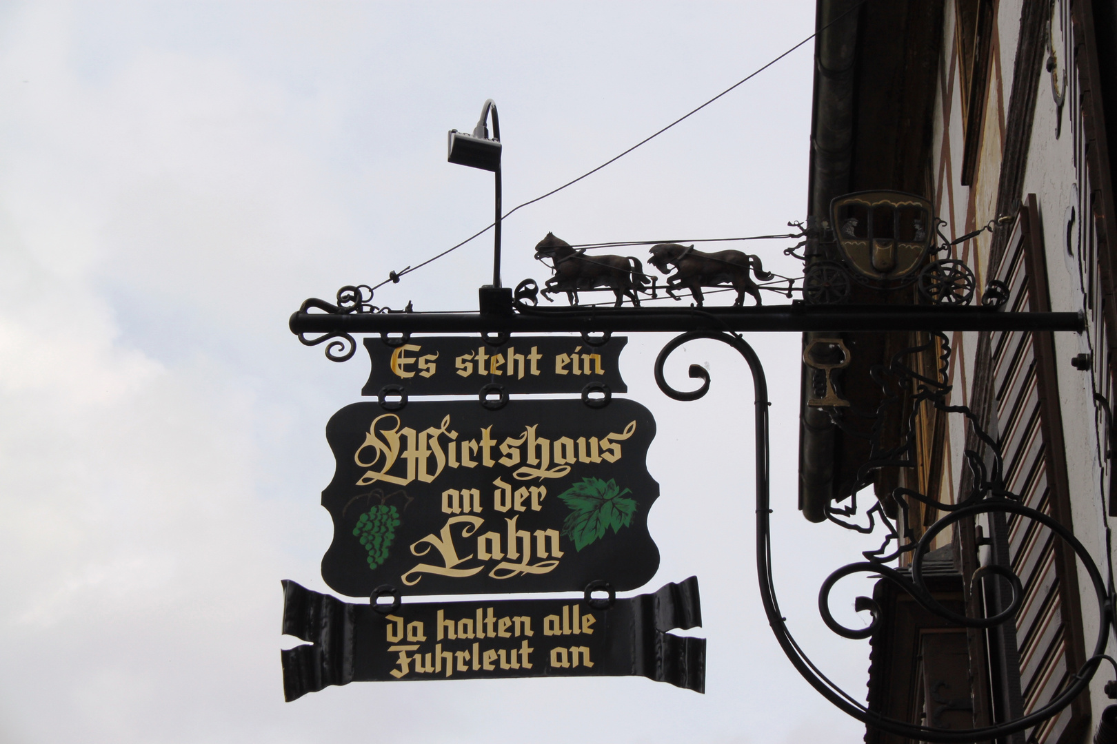 DAS WIRTSHAUS AN DER LAHN…