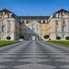 Das wunderschöne Brühler Schloss Augustusburg (Blick von Osten) ...