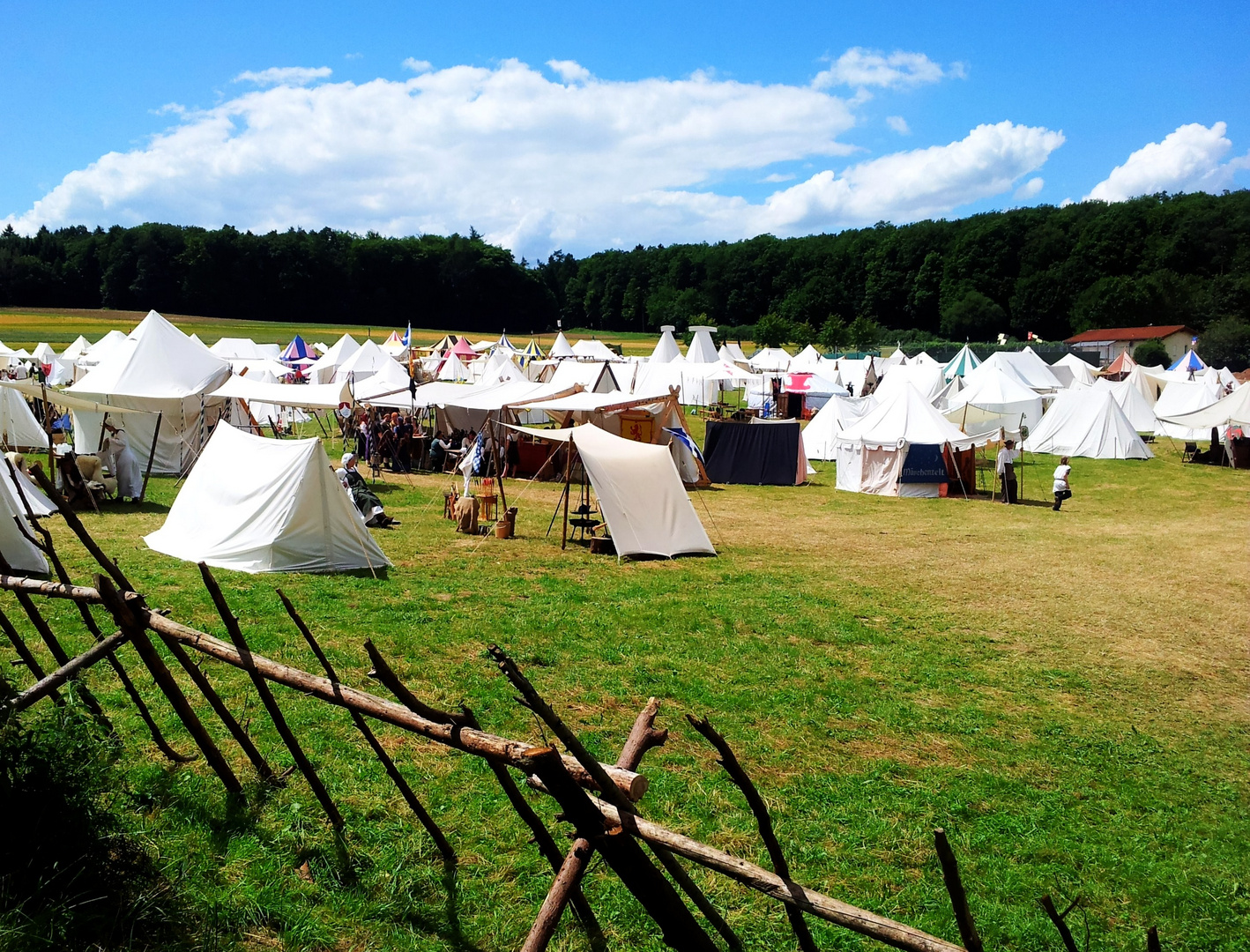 Das Zeltlager des Mittelaltermarkts in Hünstetten