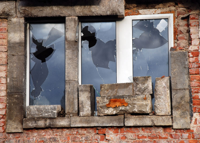 Das zerbrochene Fenster