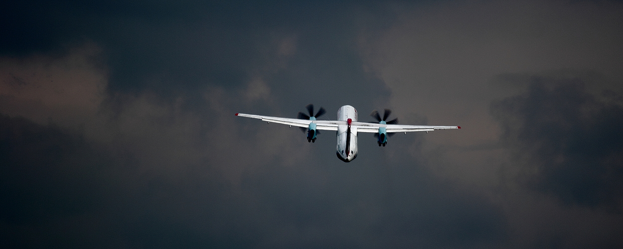 Dash 8-402 P&W PW 150A Turboprop- nach dem Start- in INN- Innsbruck