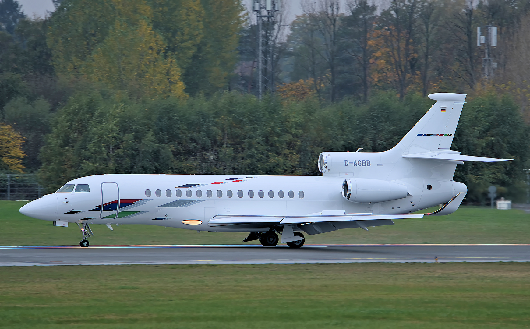 Dassault Falcon 8X - VW Air Service 