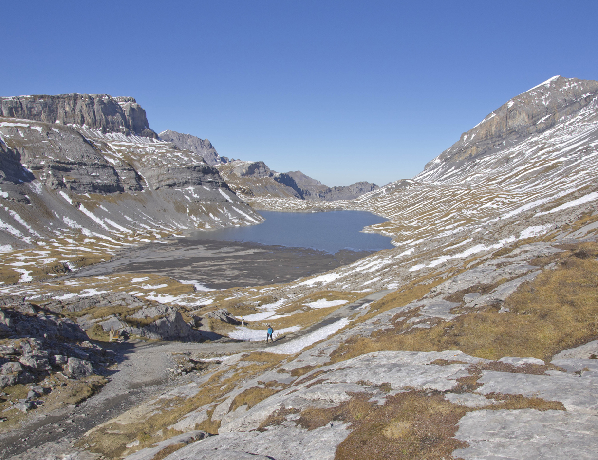 DAUBENSEE AUF DER GEMMI