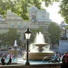 daumen hoch am trafalgar square