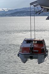 Davit mit Rettungsboot der AIDAcara