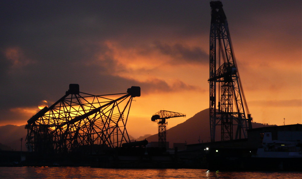 Dawn at Mexilhão Gas Structure