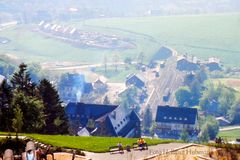 DAZUMAL - BLICK ZUM BAHNHOF OBERWIESENTHAL NACH UNTEN