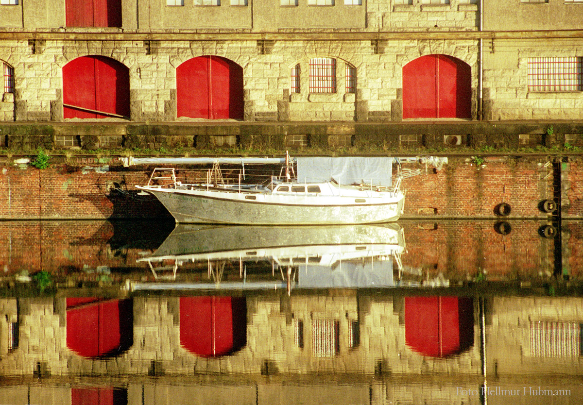 DAZUMAL - LANGE VOR DEM TEMPELHOFER HAFEN