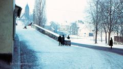 DAZUMAL - WINTERFOTO AUS DER STADTLANDSCHAFT EIN JAHR NACH DEM LETZTEN SCHULTAG