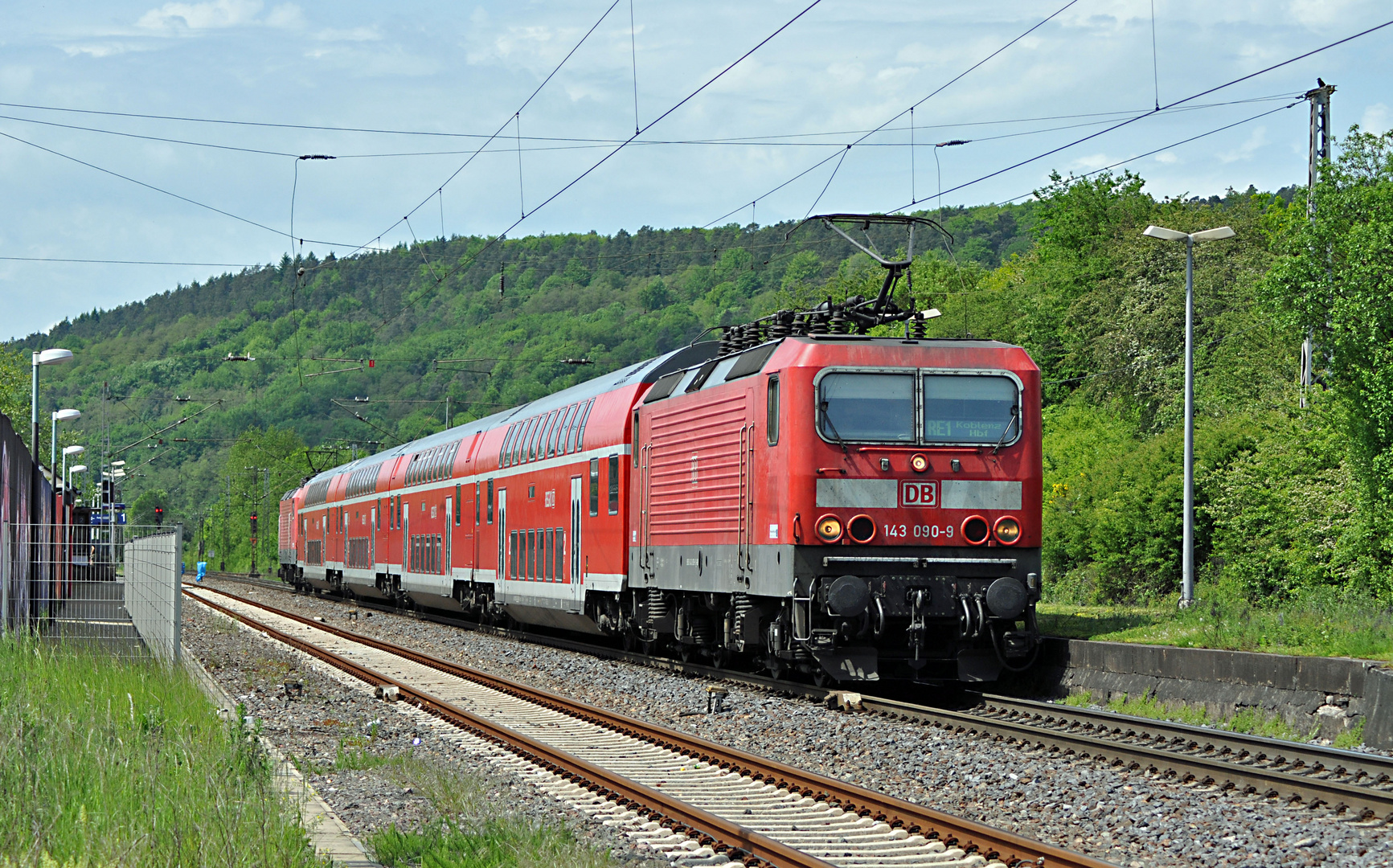 DB 143 090-9