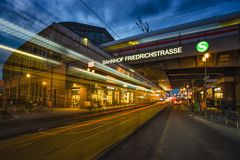 - DB Bahnhof Friedrichsstrasse S -