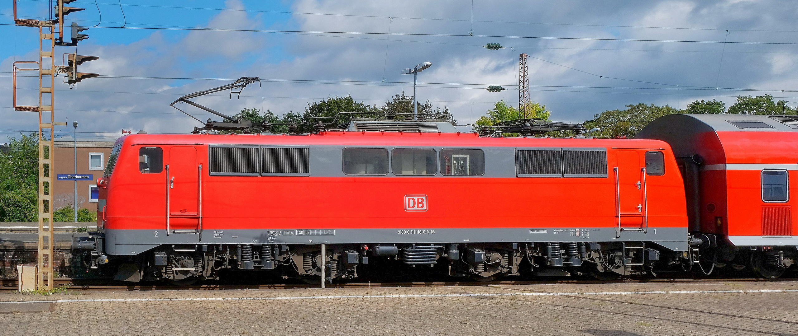 DB-E-Lok 111 inWuppertal Oberbarmen