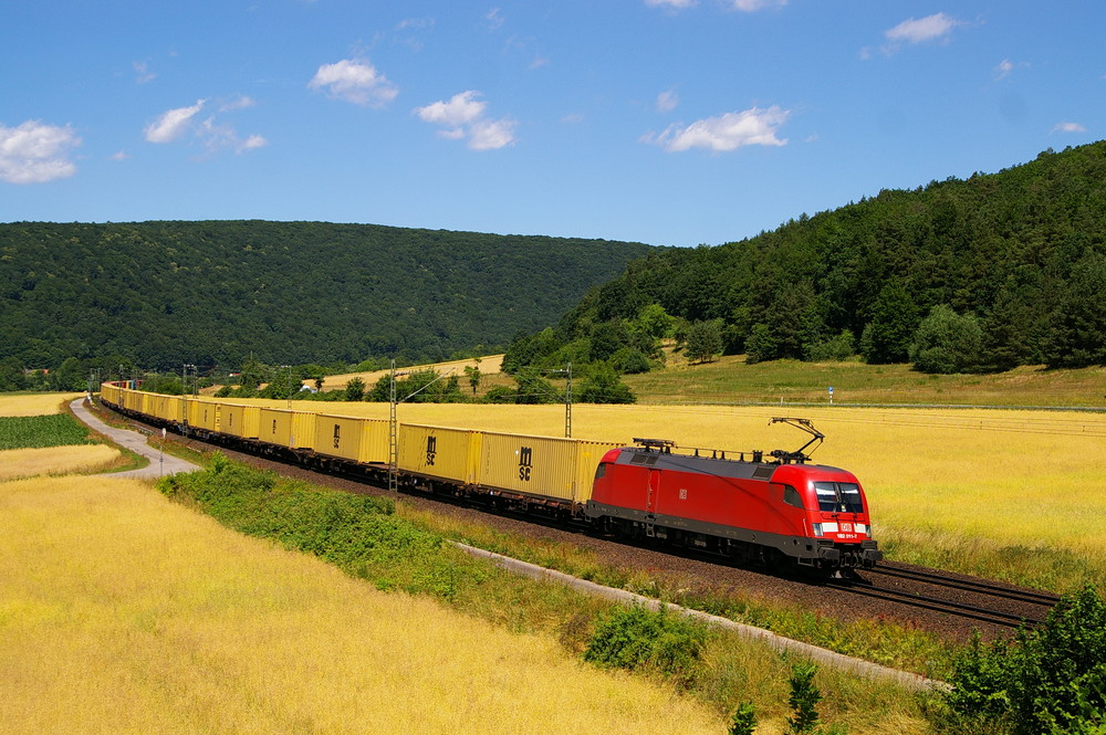 DB-Güterzug-Star mit Schachtelzug