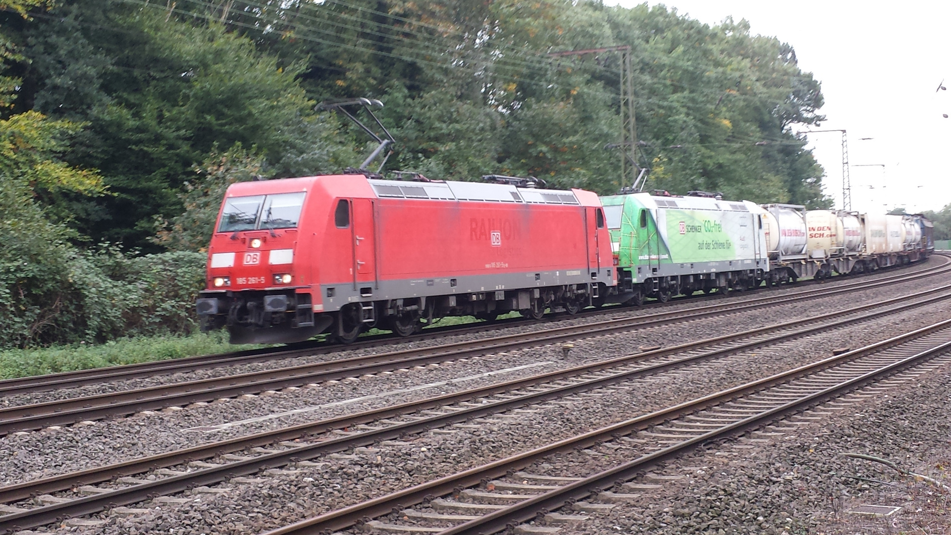 DB185.261 + 185 389 CO2-Frei mit Containern und H-Wagen am 02.10.17 Duisburg-Lotharstrasse