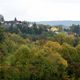 Dorf im Herbst