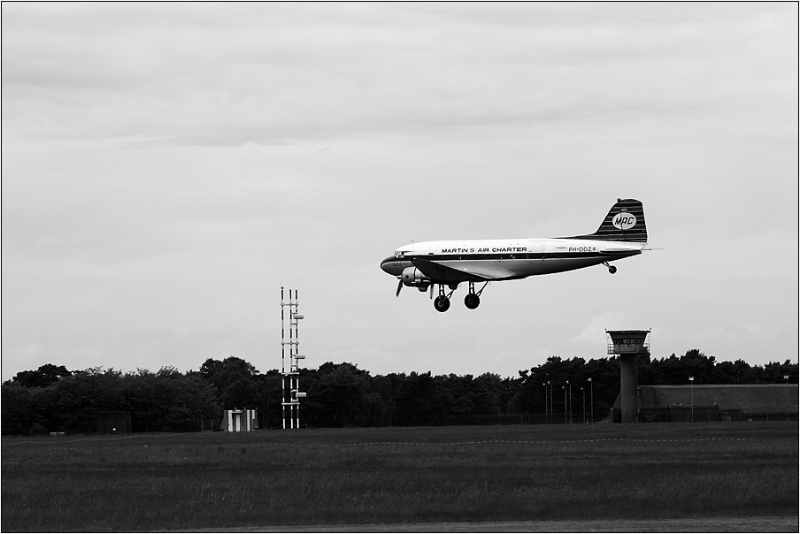 DC 3 im Landanflug