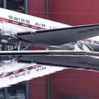 DC-3 Spiegelung im Wasserbecken