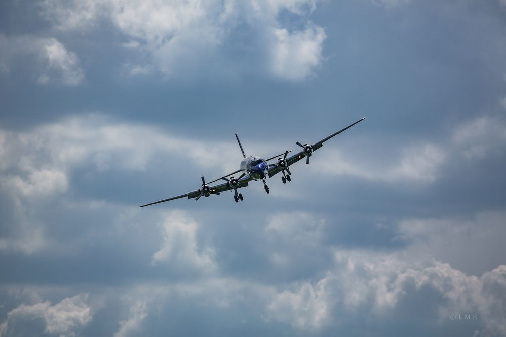 DC-6-Anflug-Silhouette