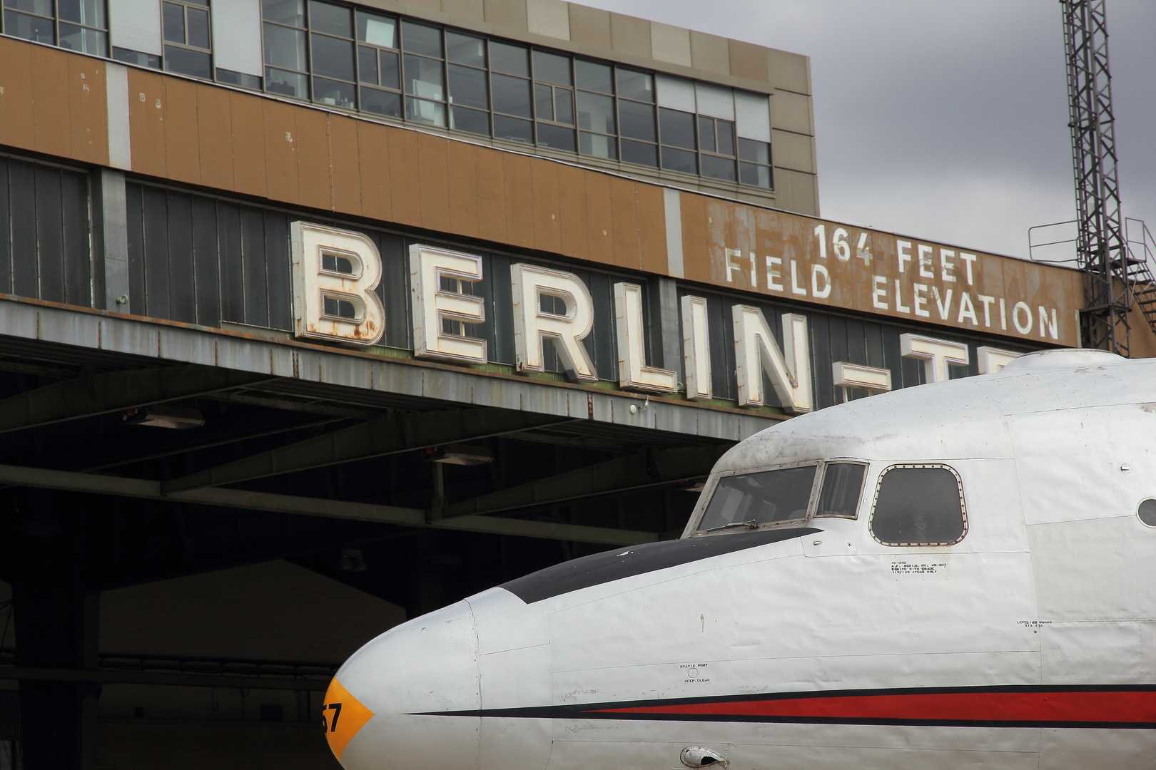 DC-6 Tempelhof